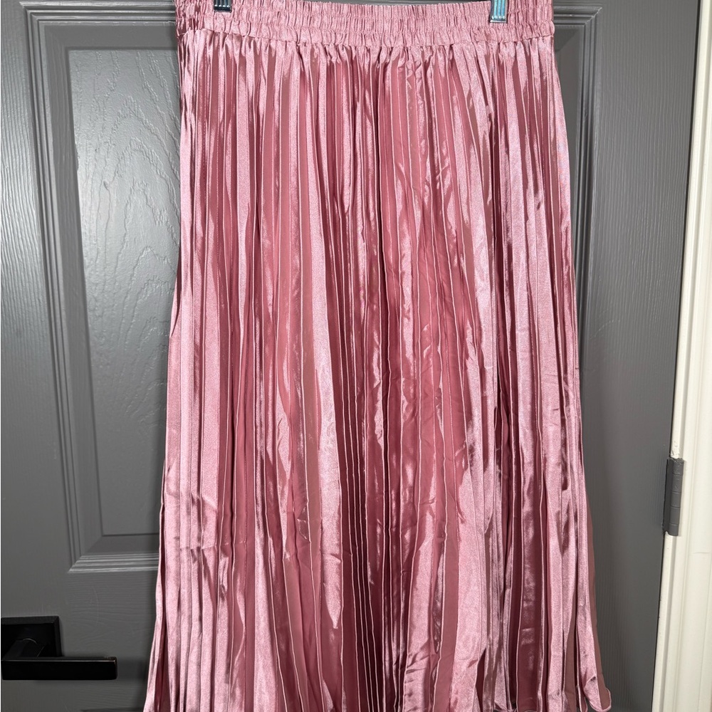 Elegant Pink Pleated Skirt